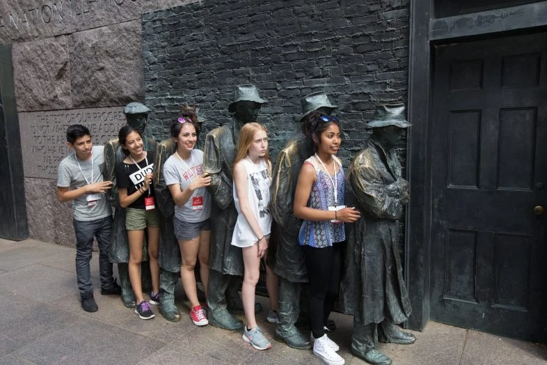 Educational Travel Experiences for Entertainment Enthusiasts