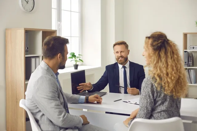 How to Choose an Insurance Broker Who Understands Event Planning Risks